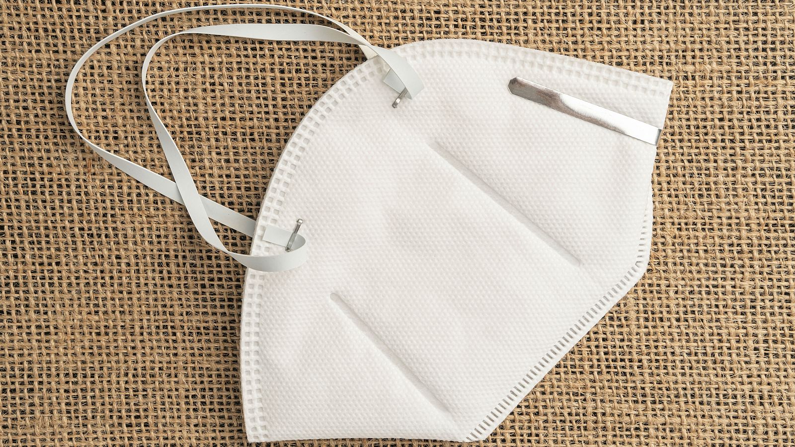 Un grupo de investigadores del CSIC desarrolla una mascarilla FFP2 más duradera y ligera - RTVE.es - Especial Coronavirus | Ver