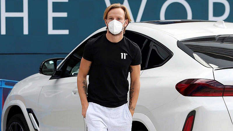 Rakitic vuelve al Sevilla por dos temporadas