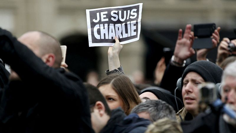 'Charlie Hebdo' vuelve a publicar las caricatura de Mahoma coincidiendo con el inicio del juicio : "Nunca nos rendiremos"