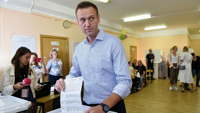La UE pide a Moscú que investigue el envenenamiento de Navalny y no descarta imponer sanciones
