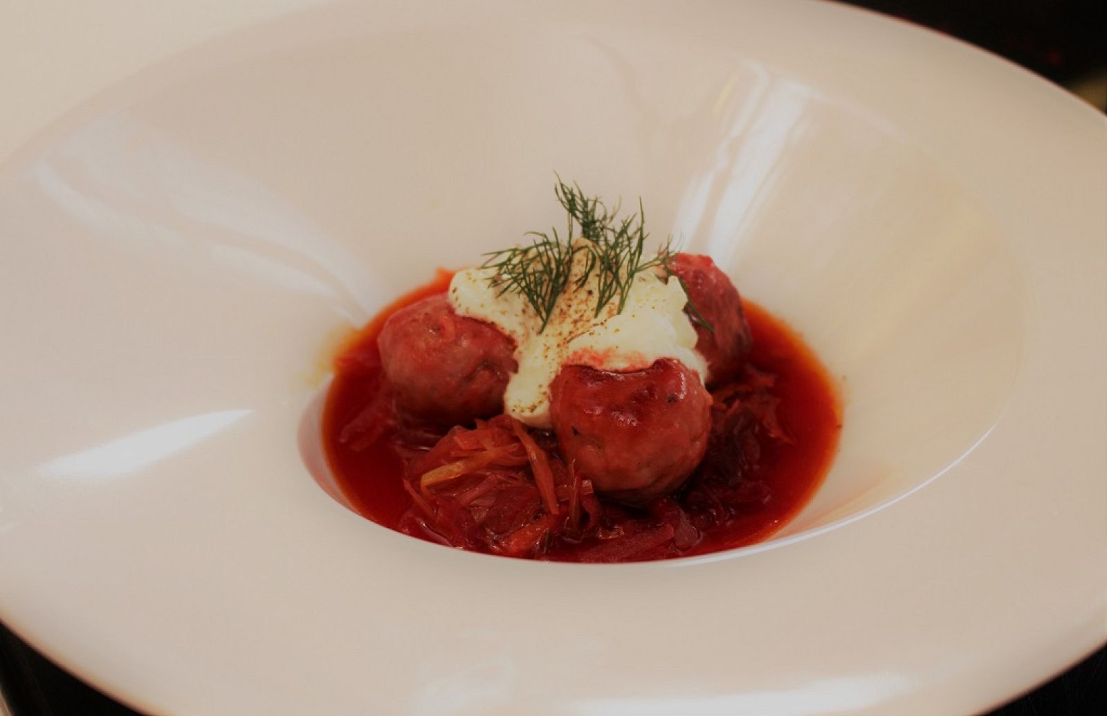 Sopa borsch con albóndigas de cerdo | Ver