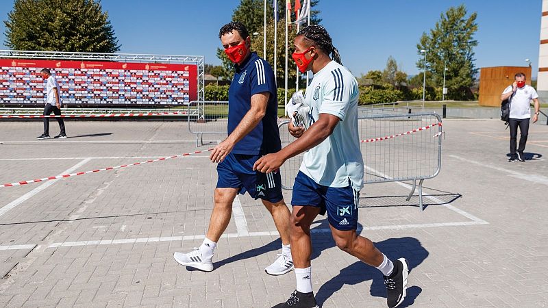 Adama Traoré se incorpora a la concentración de la selección y podrá jugar contra Ucrania