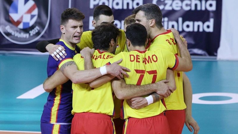 España recobra el rumbo ante Letonia