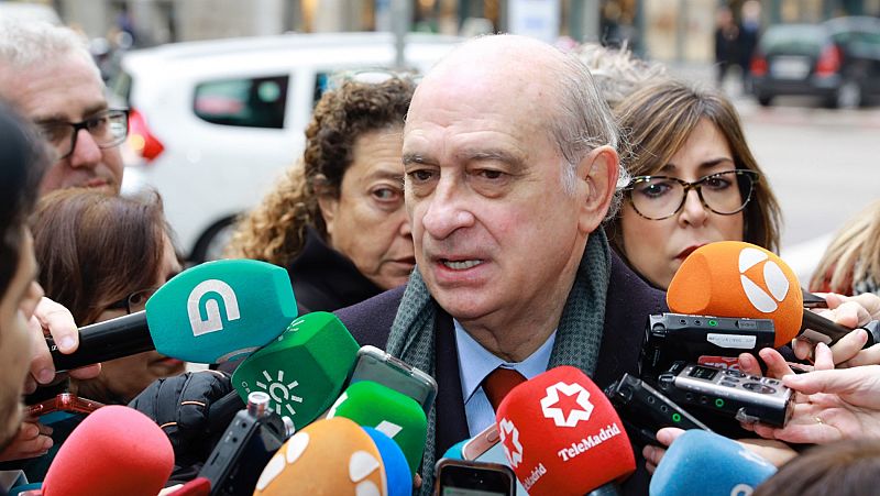 El exnúmero dos de Interior con el PP vinculó a Fernández Díaz con el presunto espionaje a Bárcenas con unos SMS