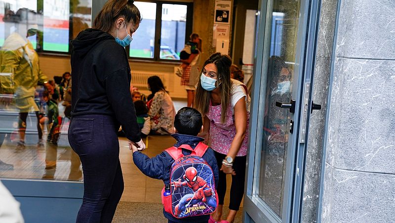 El coste extra de la vuelta al cole por la Covid: hasta 324 euros en mascarillas y más tecnología para las clases online