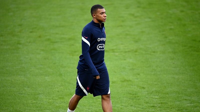 Mbappé abandona la concentración de Francia tras dar positivo por coronavirus