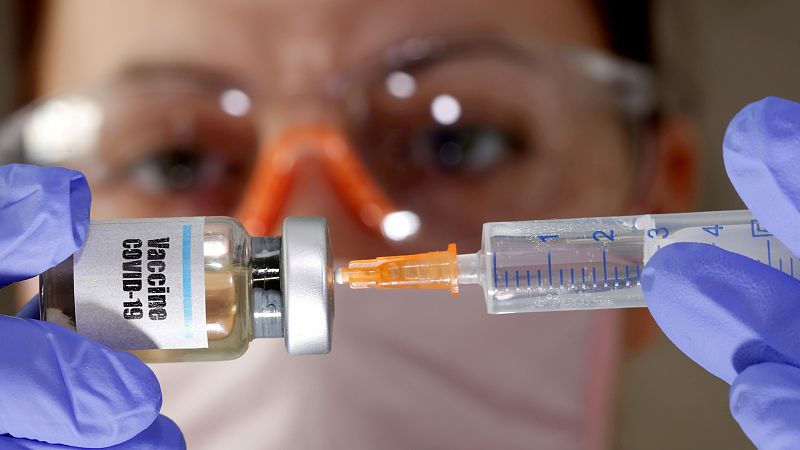 Los resultados de la vacuna de Oxford son "esperanzadores", pero todavía "es muy pronto para especular"