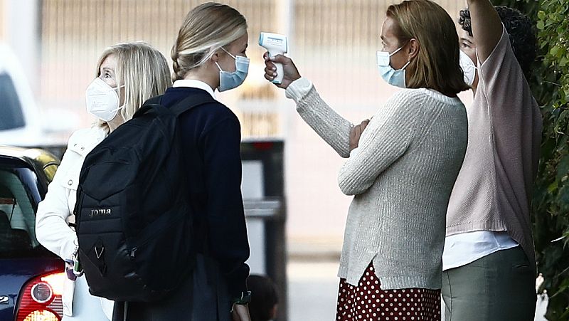 La Princesa Leonor vuelve al cole: mascarilla, toma de temperatura y sin la Reina Letizia