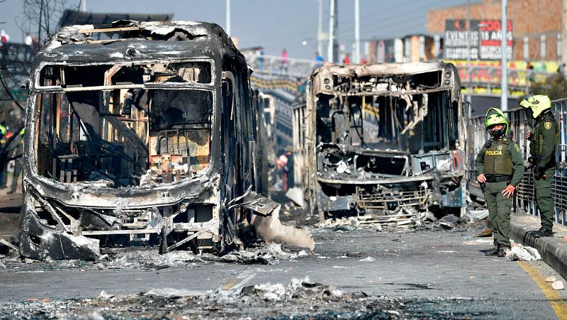 Asciende a trece el número de muertos tras las protestas en Colombia contra el abuso policial
