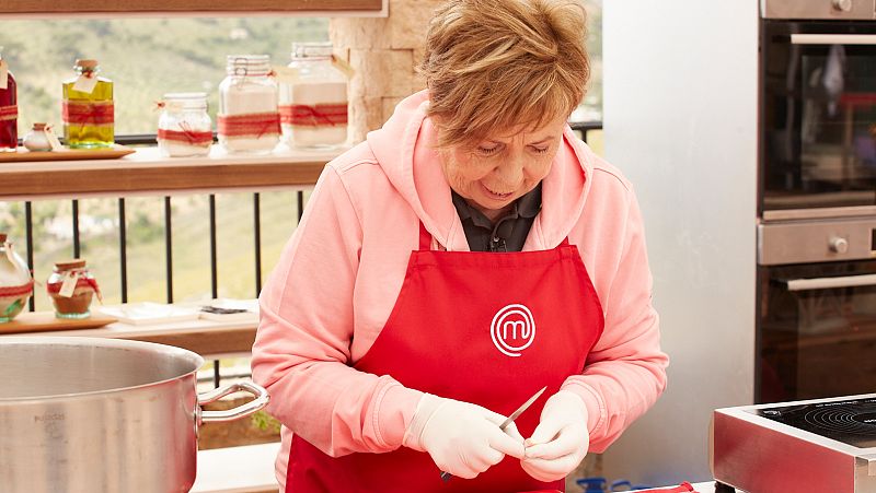 Celia Villalobos en Masterchef: primer programa y dos broncas