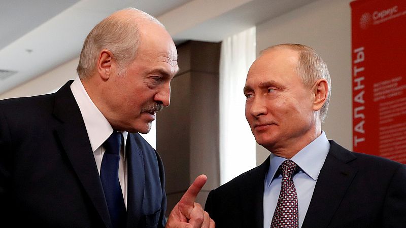 Putin expresa a Lukashenko su apoyo a una reforma constitucional para solucionar la crisis en Bielorrusia
