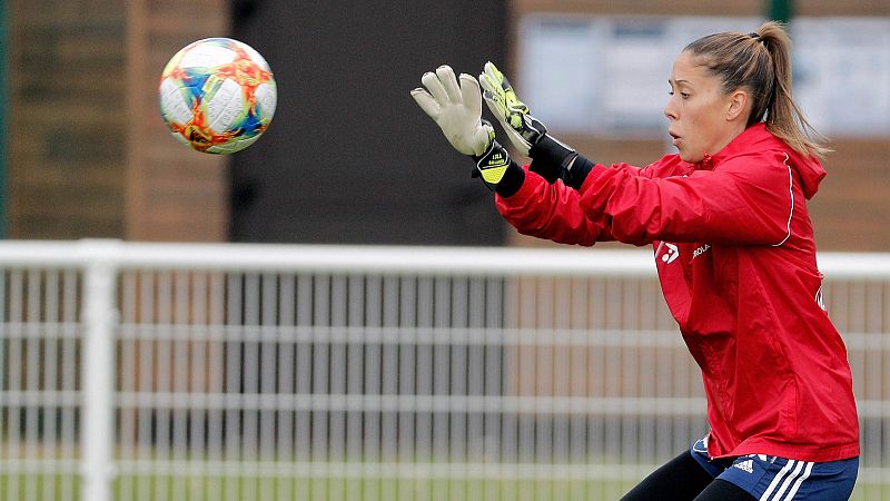 Lola Gallardo deja la concentración de la selección por un test de COVID-19 sospechoso