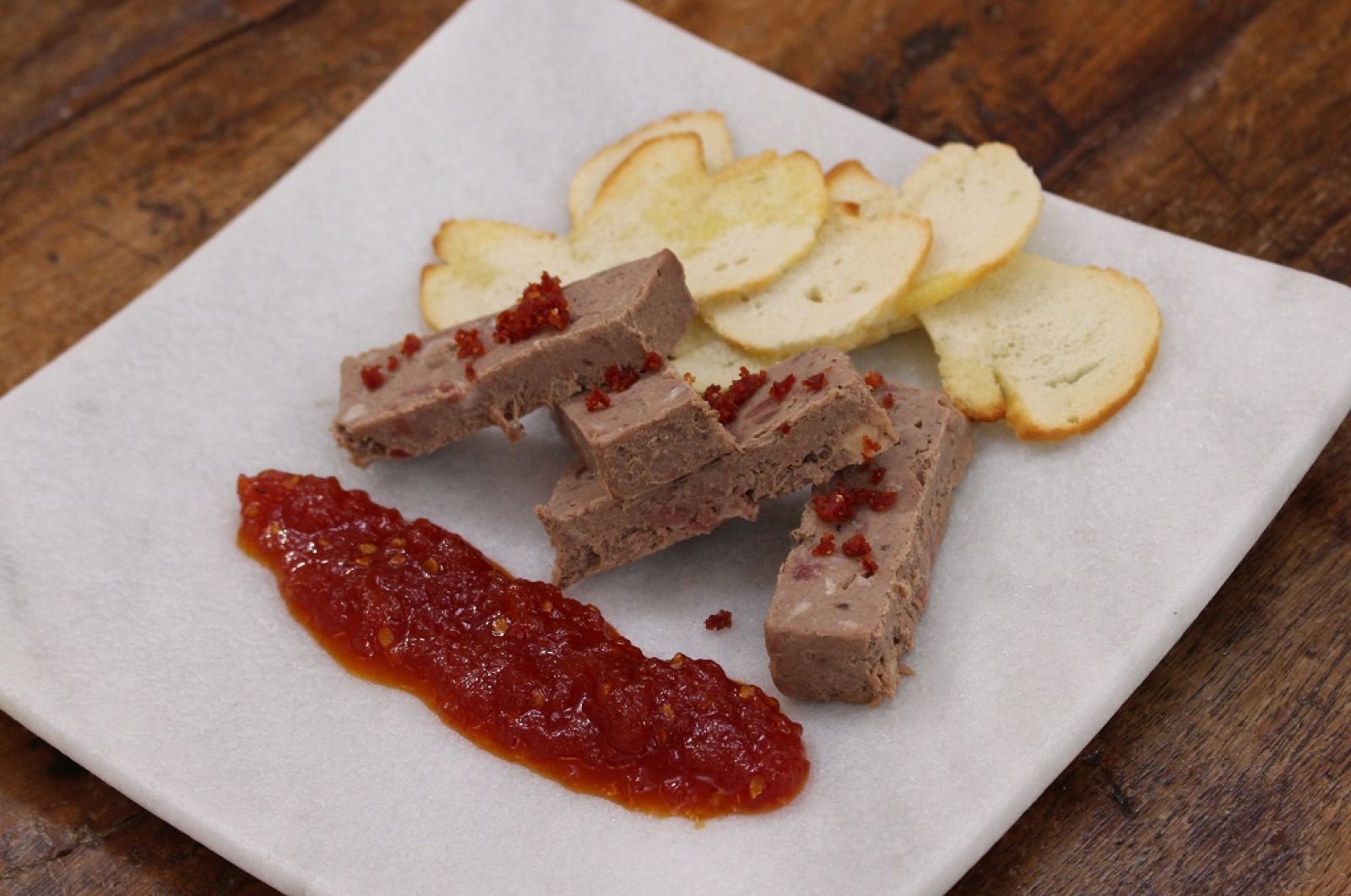 Terrina de paté ibérico con mermelada de tomate | Ver