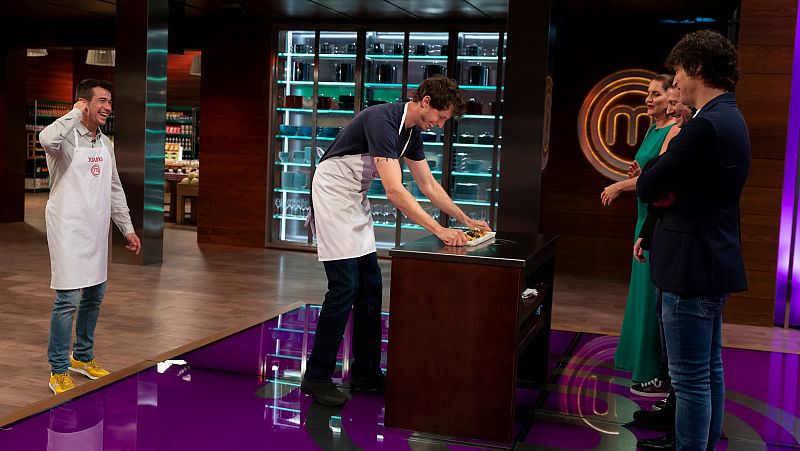 Juanjo Ballesta y Nicolás Coronado: de rivales en 'Servir y proteger' a amigos en las cocinas de 'MasterChef'