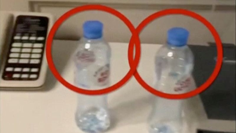 El entorno de Navalny señala que el opositor ruso fue envenenado con una botella de agua en su hotel