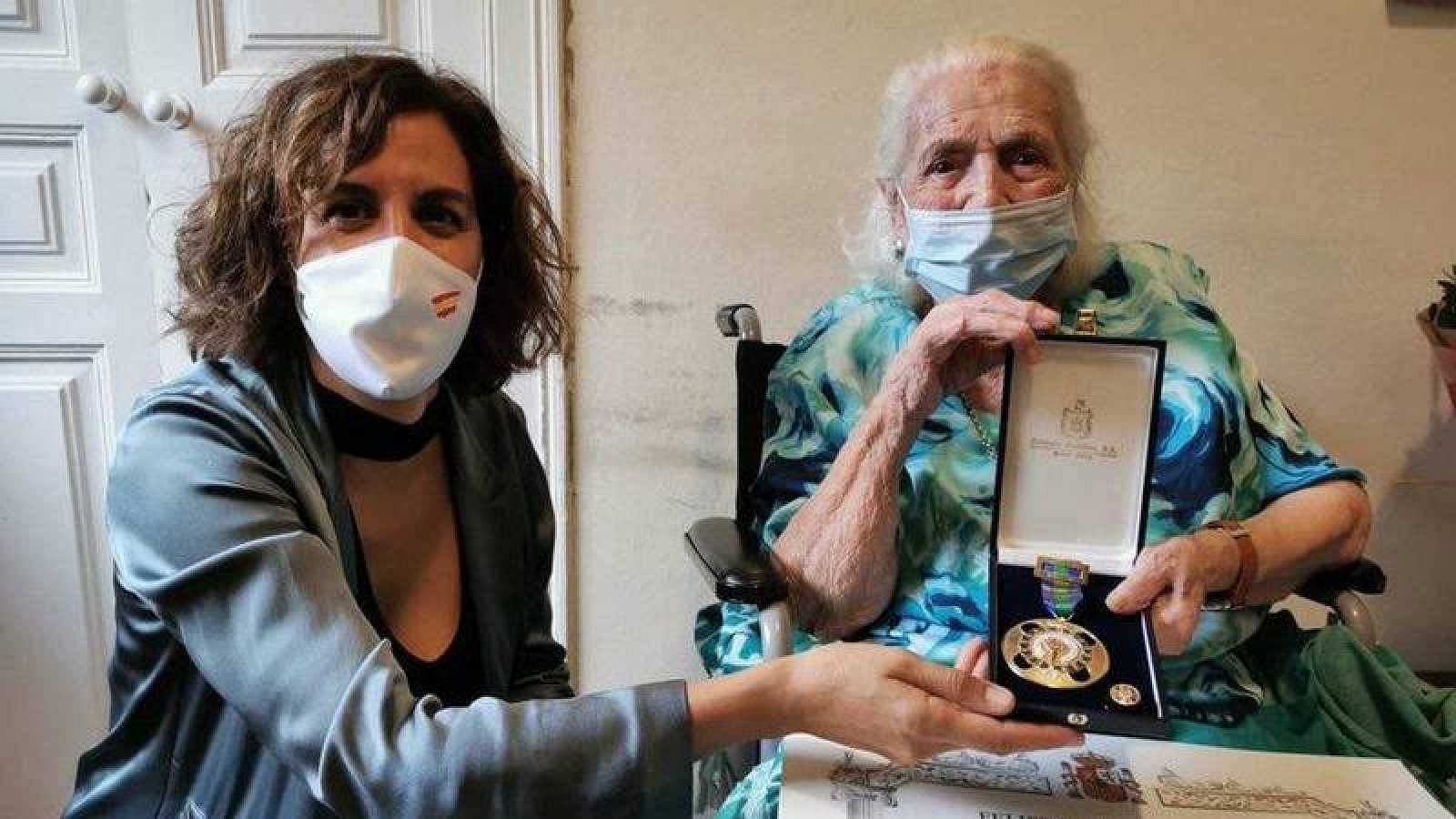 'La niña del gancho' recibe la Medalla de Oro del CSD - Baloncesto en RTVE | Ver