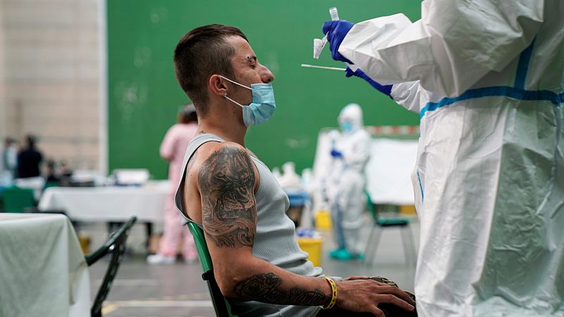 Sanidad reconoce un "incremento clarísimo" de la transmisión de la COVID-19, pero desigual entre comunidades