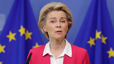 Boletines RNE - Bruselas propone un sistema de acogida de migrantes sin cuotas obligatorias