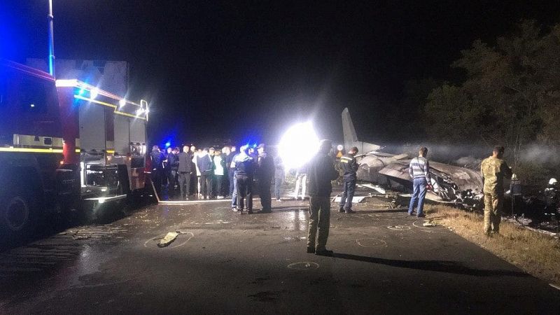 Al menos 25 muertos al estrellarse un avión militar en Ucrania
