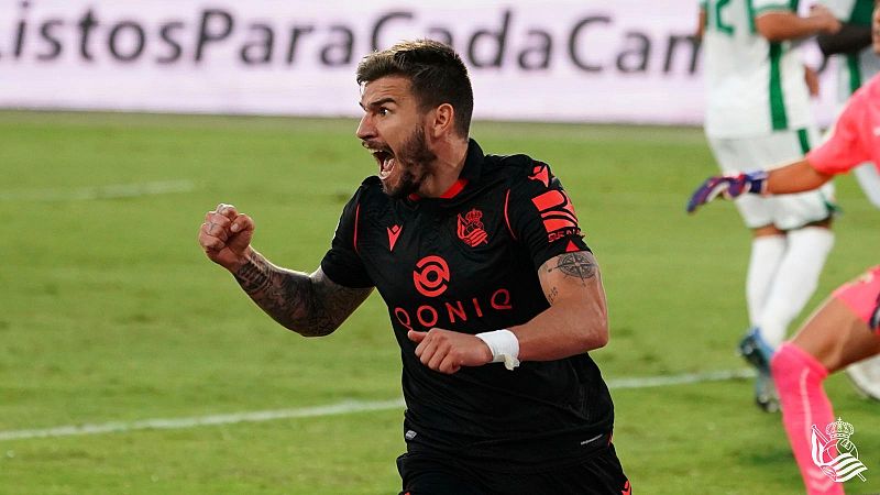 La Real logra su primera victoria del curso en el Martínez Valero