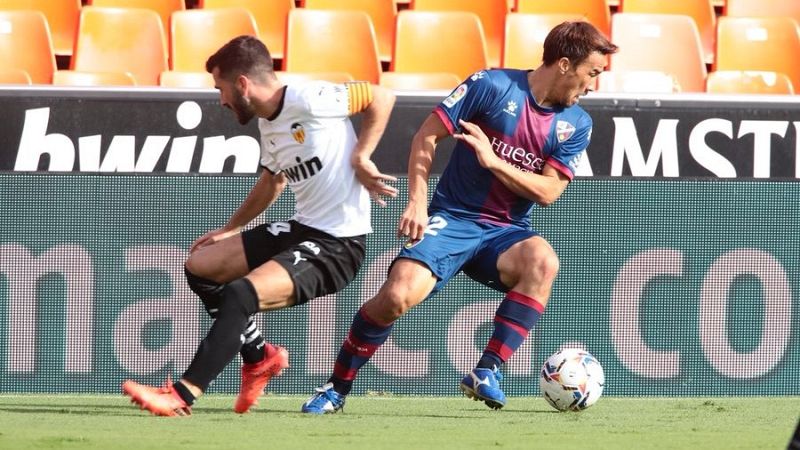 El Huesca perdona ante el Valencia y se lleva un empate de Mestalla