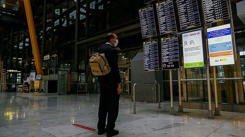 Restricciones de movilidad en Madrid: ¿Puedo viajar por la Comunidad? ¿Y salir de ella? ¿Qué pasa si llego a Barajas?