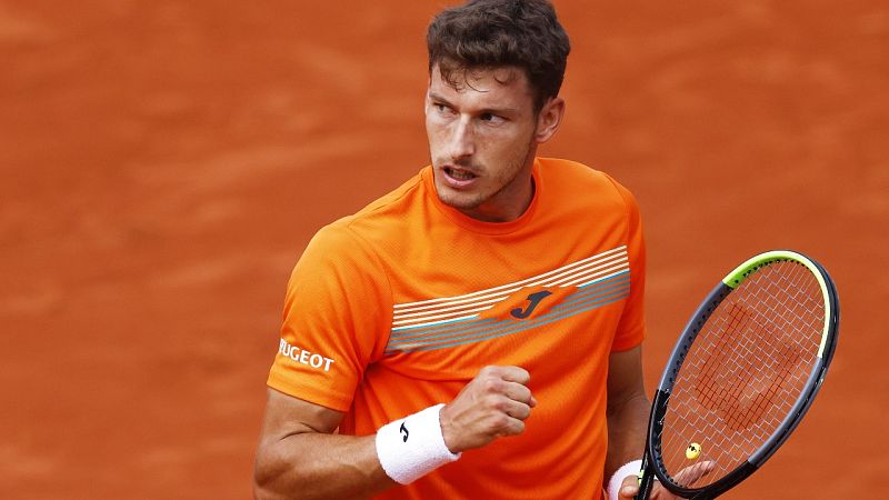 Carreño vence a Bautista y Djokovic supera a Federer en victorias en Roland Garros
