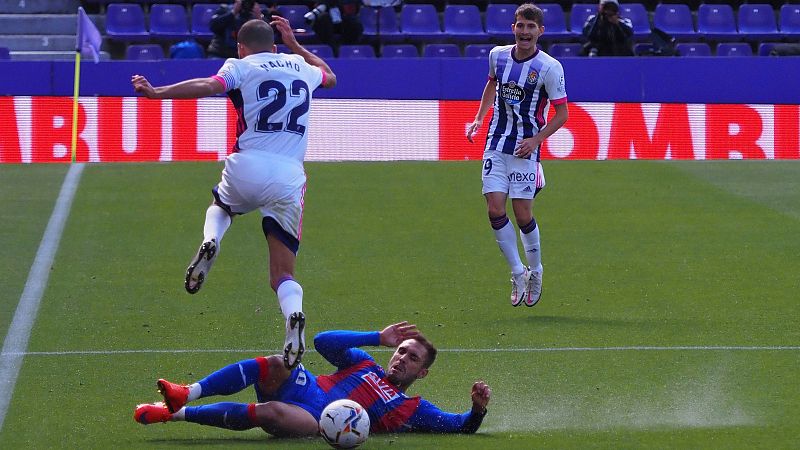 Kevin Rodrigues da aire al Eibar y ahoga al Valladolid con un golazo en el último miunto