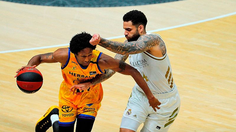 Aplazados el Barça-GBC y el Herbalife Gran Canaria-Real Madrid por positivos en coronavirus