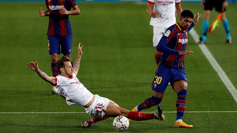 Barça y Sevilla firman tablas en un partido muy táctico en el Camp Nou