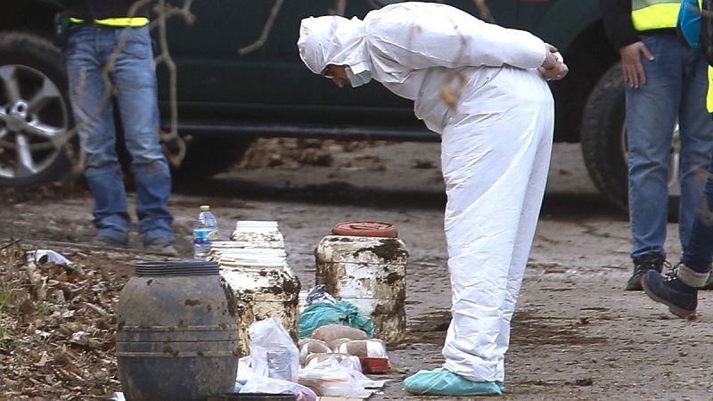 Detenidos tres exmiembros de ETA por un zulo de explosivos hallado en 2019 en �lava