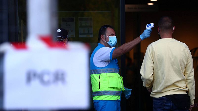 Las restricciones contra el coronavirus en España: medidas insuficientes cuando el semáforo ya está en rojo