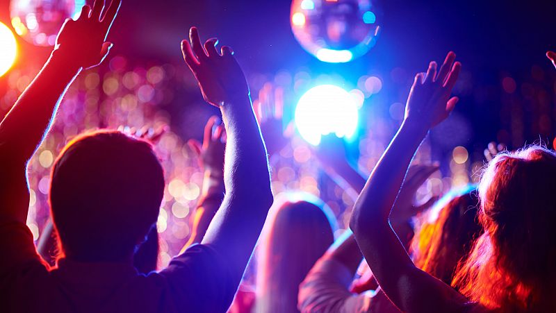 Las discotecas en Cataluña abrirán hasta las tres de la madrugada tras las restricciones por la COVID-19