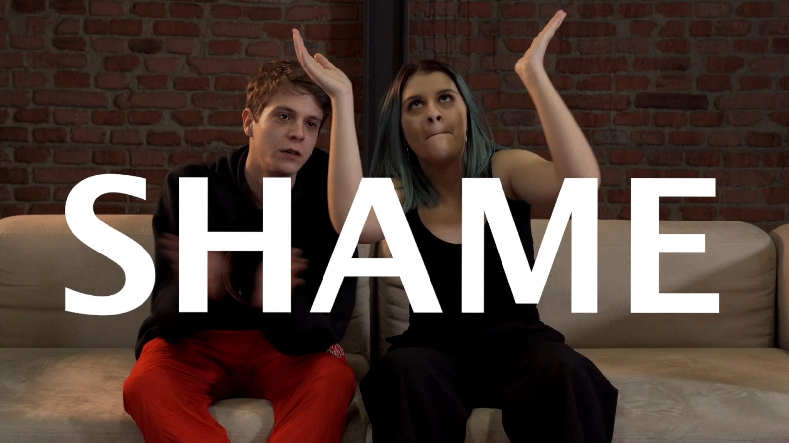 Los protagonistas de 'HIT' responden a preguntas incomodas