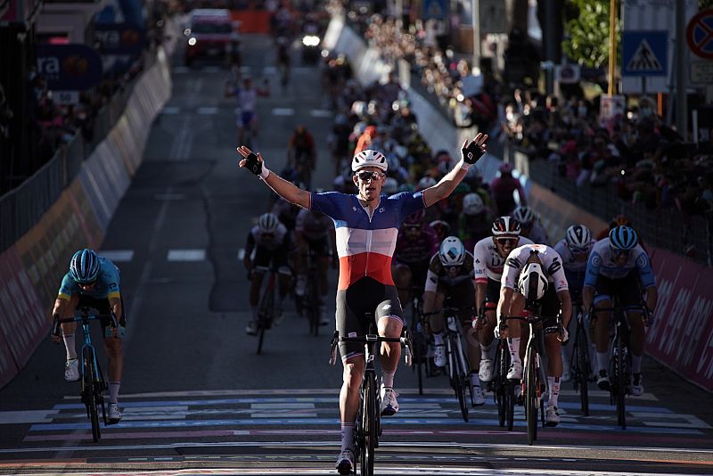 Démare gana sin oposición su segunda 'volata' en el Giro 2020