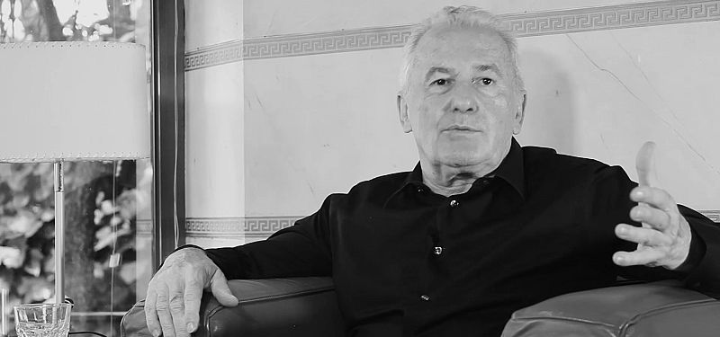 'Imprescindibles' recorre la trayectoria artística y vital de Víctor Manuel