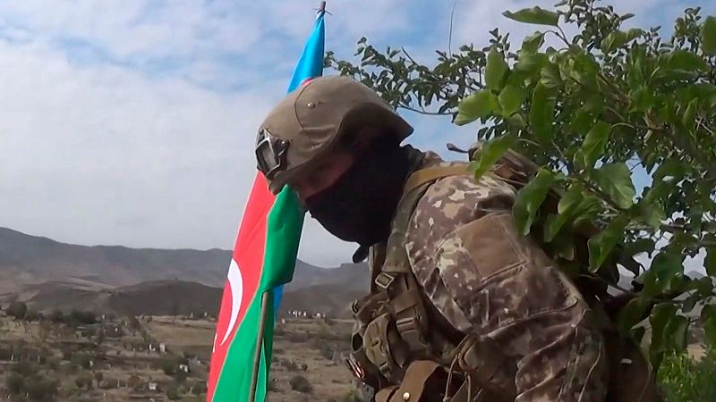 Armenia y Azerbaiyán declaran un alto el fuego humanitario en Nagorno Karabaj