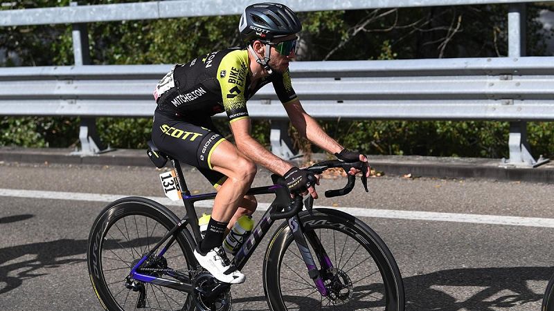 Simon Yates abandona el Giro tras dar positivo por COVID-19