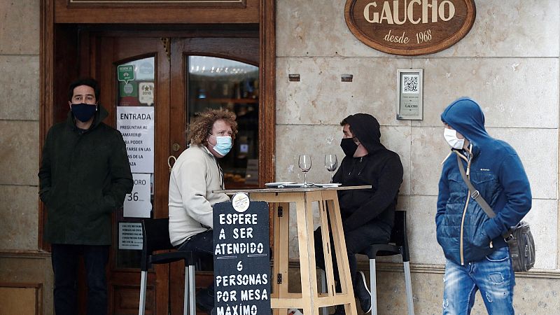 Navarra reduce al 30% el aforo en hostelería, adelanta el cierre a las 22.00 horas y limita a seis personas las reuniones