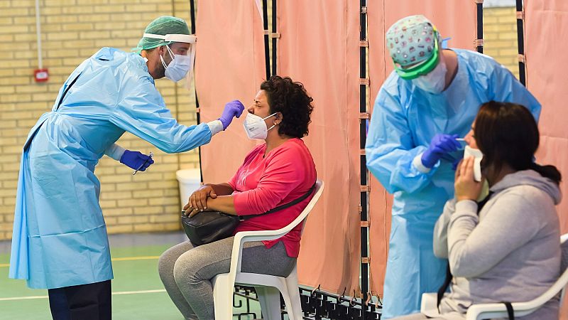 Simón cree que España está en fase de estabilización de contagios, "previa" a un posible descenso