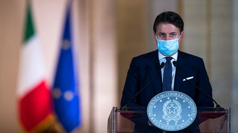 Italia cerrará las zonas más concurridas de sus ciudades tras sumar otro récord diario de casos