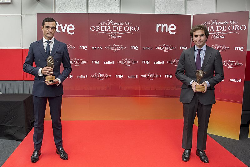 RNE entrega los premios 'Oreja de Oro' y 'Hierro de Oro' a Paco Ureña y Santiago Domecq Bohórquez