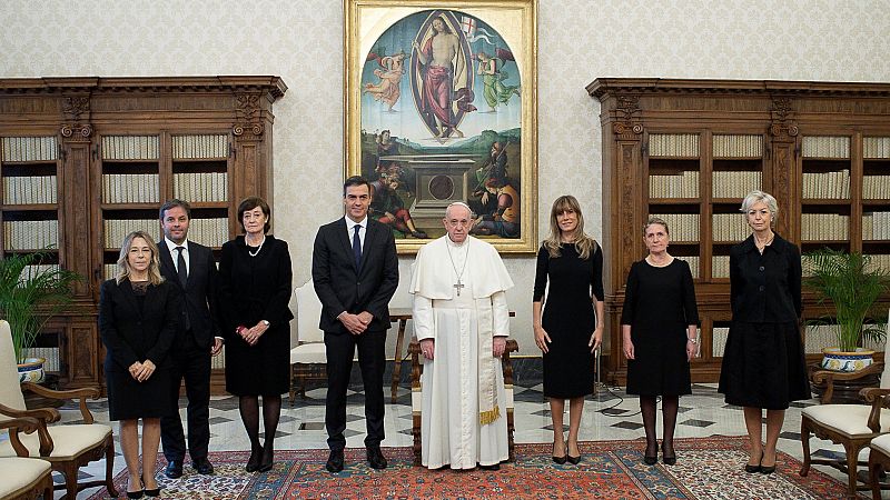 El papa recibe a Sánchez en el Vaticano y subraya la importancia de "construir la patria con todos"