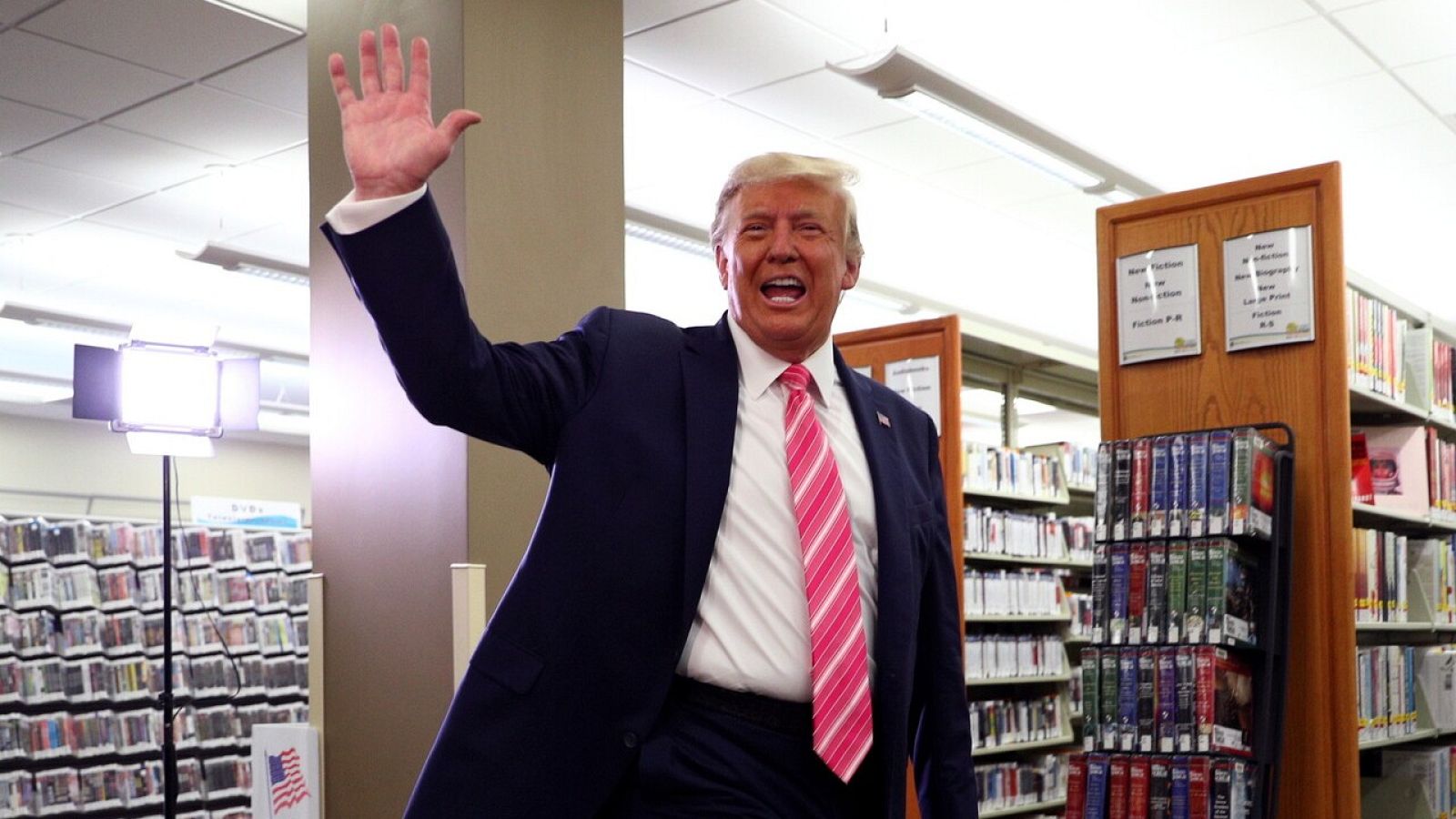 Trump ejerce el voto anticipado en Florida a diez días de las elecciones