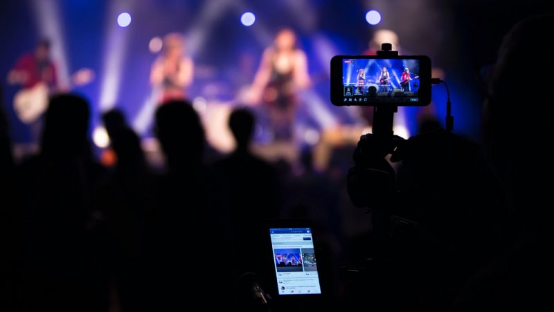 Así ha cambiado el panorama musical en 2020: del aumento del streaming al descenso de las ventas físicas. ¿Estamos ante el cambio de paradigma en la industria discográfica?