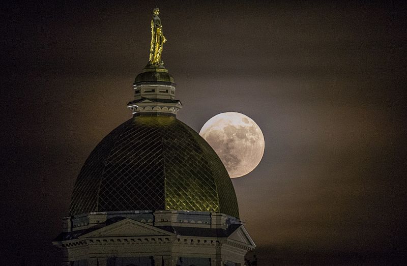 ¿Por qué se le denomina 'Luna Azul' a la segunda luna llena de octubre?