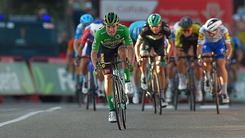 Roglic consigue el triplete en Suances y recupera el liderato