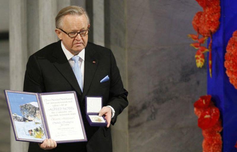 Martti Ahtisaari pide a Obama que resolver la crisis de Oriente Medio sea una prioridad en su mandato