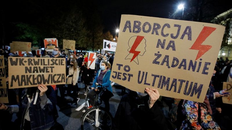 Nuevas protestas mantienen la presión en Polonia por la limitación al aborto