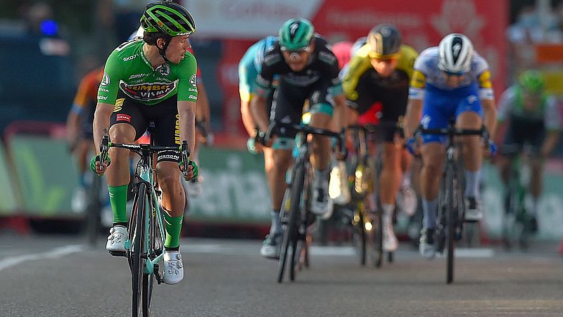 Todos los corredores de La Vuelta lamentan el "cambio  drstico" de la UCI en el final de la etapa 10